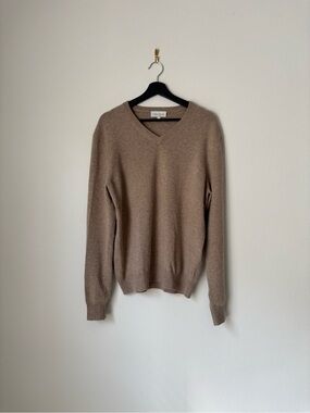 Neiman Marcus Taupe V-Neck Cashmere Sweater